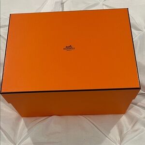 Hermès Signature Orange Gift Box